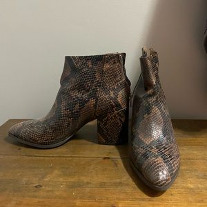 Steve Madden boots size 7.5